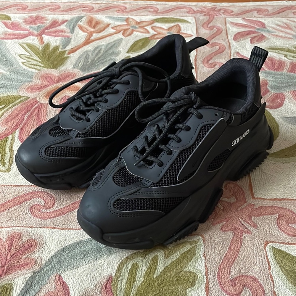 Steve Madden Possession in black size 9